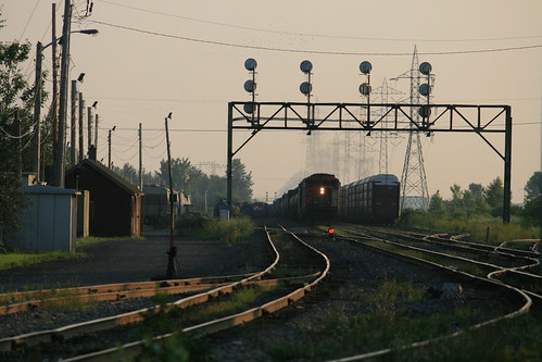 railroad canada cn train eisenbahn railway cargo freight cnr canadiannational chemindefer canadiennational