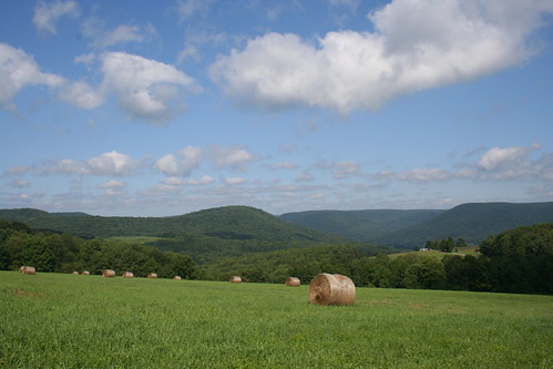 scenic pa valley haybail