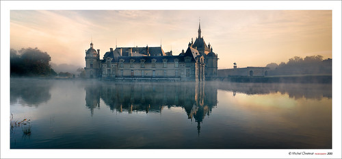 geotagged chateau brume chantilly picardie oise geo:lat=49191745 geo:lon=2485013