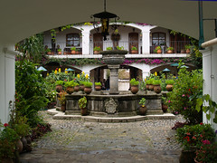 Fuente Interior Hotel Santo Tomas, Chichicastenango, Guatemala