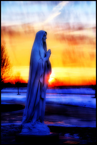 statue sunrise mary bloomington mothermary bloomingtonillinois centralcatholichighschool centralcatholic