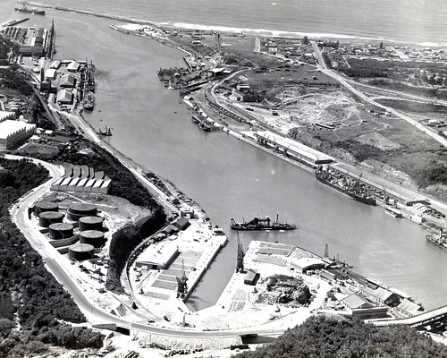 southafrica easterncapeprovince eastlondon eastlondonharbour southafricanrailwaysandharbours blackandwhite vintagesouthafricanphoto southafricanrailways propertyofthesouthafricanrailwaysandharbours sarhpublicityandtravelimages