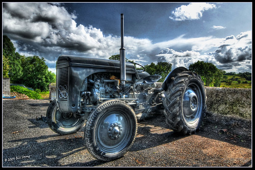 ireland tractor hdr ferguson monaghan photomatix countymonaghan 3exp ballybay tokina1116mm fergusonfe35