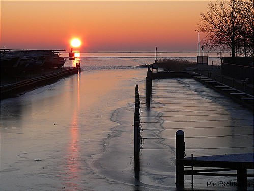 holland ice sunrise frozen ijselmeer markermeer broekerhaven