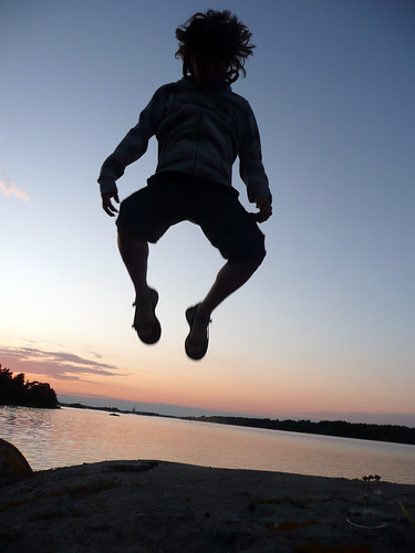 sunset sea sonnenuntergang sweden schweden levitation baltic sverige ostsee archipelago levitating jannis schweben dämmerung runlama östergötland östersjön vikoblandet lindö arkösund itämeri snedskär