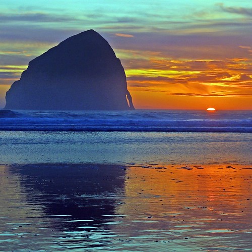 ocean sunset beach oregon coast searchthebest pacific northwest pacificocean haystack pacificnorthwest cape lahar neskowin seastack coughlin pacificcity kiwanda oregonlahar kevincoughlin platinumphoto anawesomeshot pentaxk10 kkcoughlin kevinkearneycoughlin