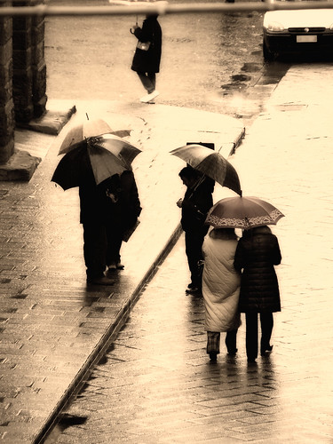 rain umbrella montevarchi tuscany toscana pioggia valdarno ombrelli