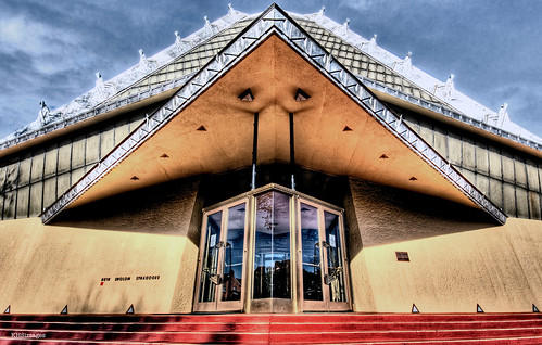 synagog temple worship design entrance doors galss tower frank lloyd wright architecture geometric triangular triangle steps step stair stairs grand art artist sky sunset red light sunsetsky sunsets sunlight redsky cities street