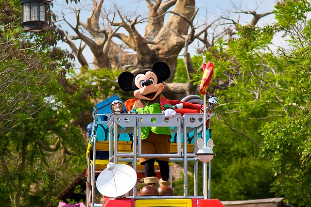 WDW April 2009 - Mickey's Jammin' Jungle Parade