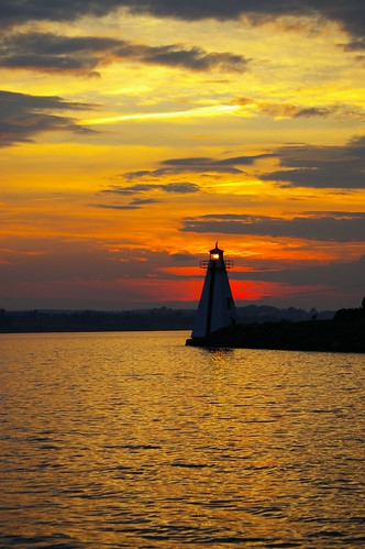 ocean sunset lighthouse silhouette pentax pei charlottetown k100d