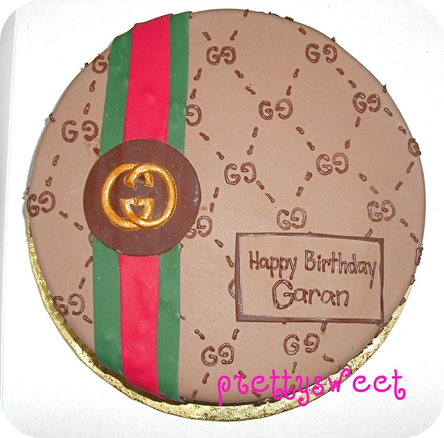 gucci cake | garan's gucci logo cake | By: prettysweetboutique | Flickr ...