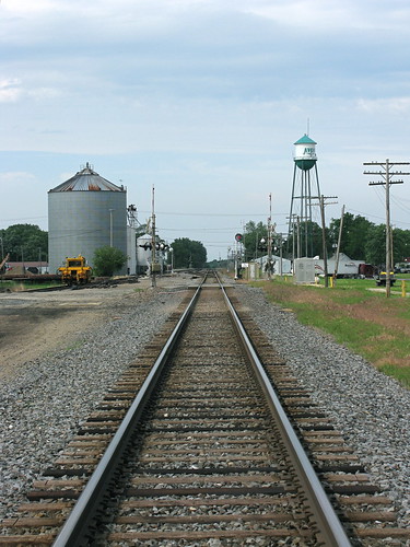 railroad tower illinois tracks railway avon bnsf crossingsignal grainbin