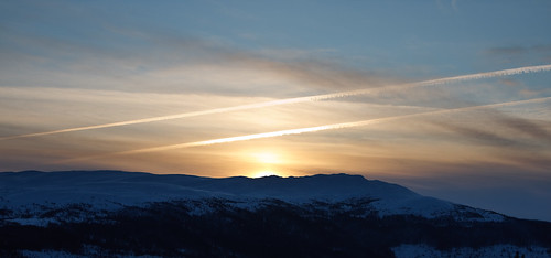 sunset sun mountains canon gold sweden vaportrail åre canonef24105mmf4lisusm 450d