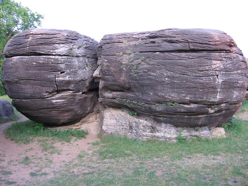 boulder dakotasandstone sandstoneconcretion rockcityks