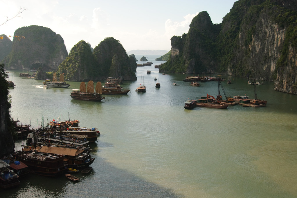 Ha Long Bay - Overall view