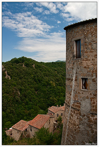 canon geotagged medieval tuscany toscana fortress tufa medievale tufo fortezza sigma1770 400d cittàdeltufo geo:lat=42682435 geo:lon=11713271