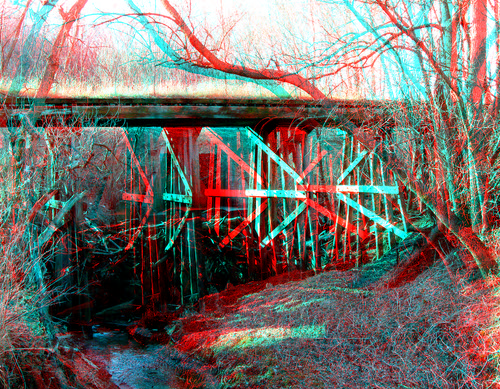 railroad bridge tree water rural creek stereoscopic 3d spring weeds farm branches rustic scenic anaglyph iowa driftwood redcyan 3dimages 3dphoto 3dphotos 3dpictures stereopicture