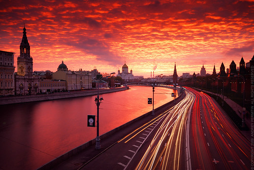 sunset red color classic clouds reflections river nikon view moscow d200 kremlin красный закат москва набережная храм вечер кремль облака купола