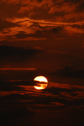 sunset red orange sun black clouds nikon burgundy disk d200 70300mm rabindranathtagore nikond200 sooc