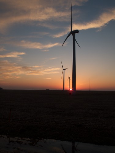 sunset portrait usa minnesota spring still energy wind alternativeenergy electricity mn windpower turbines windturbines leota leotan