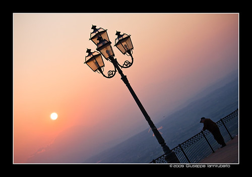 sunset italy sun italia tramonto streetlamp sole paesaggio lampione abruzzo chieti teate civitella canoneos450d canonefs55250is