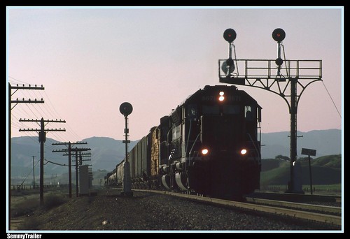 sp gm emd california usa railroad trains railway beaumonthill sd45 southern pacific sdm402 esspee