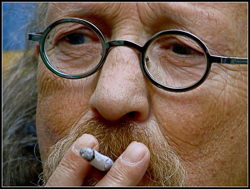 portrait netherlands face cigarette spectacles kampen fhp photographerhunt akbarsimonse “flickraward”