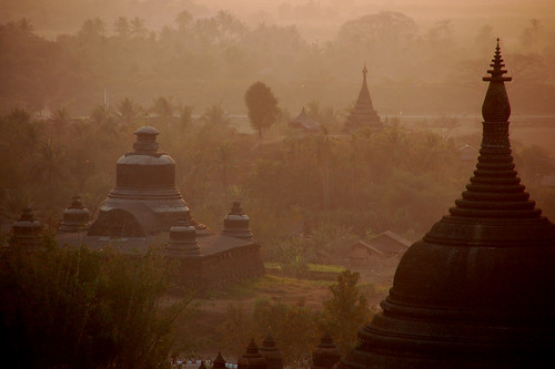 sunset d50 temple pagoda asia asien burma buddhism myanmar birma rakhine buddhismus mrauku earthasia