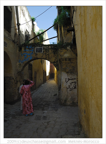 africa people woman geotagged mar alley north morocco maroc afrika marokko meknèstafilalet syn01 geo:lat=3389668800 geo:lon=556736200 deuxchasse