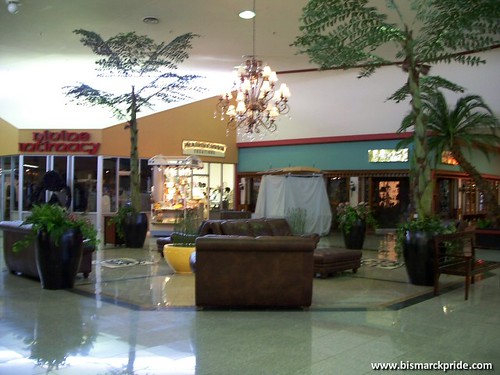 fashion mall interior northdakota gateway bismarck