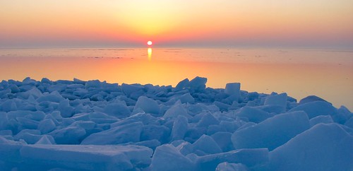 ice minnesota sunrise photo brightonbeach duluth lakesuperior onmywall