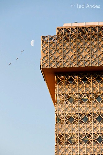 moon tower birds architecture sunrise kentucky ky sony louisville deco kaden a700 16105mm yourphototips