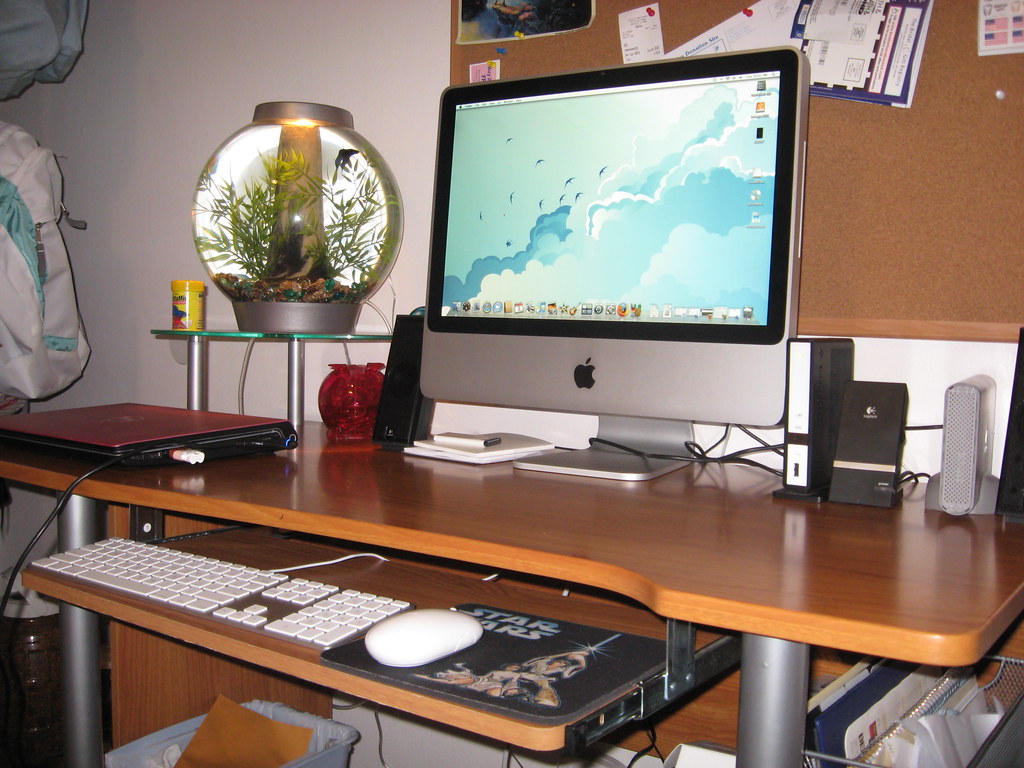 I am now the proud owner of a brand new iMac!