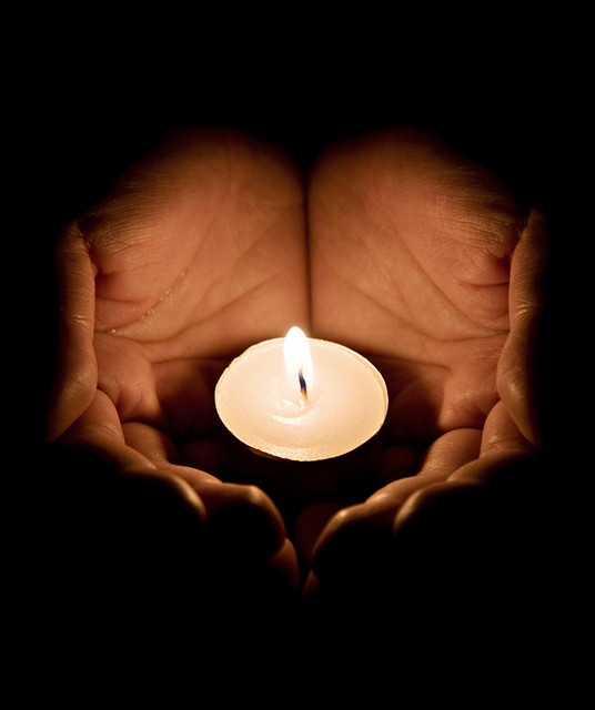 candle-hands-photo