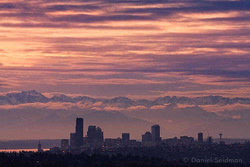 seattle city sunset mountains colors night clouds washington cityscape skyscrapers telephoto spaceneedle pugetsound olympic peninsula bellevue mountainrange olympicmountains 100300mm canon40d somersethill