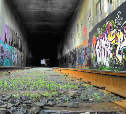 railroad graffiti downtown tracks ct tunnel hartford hdr i91