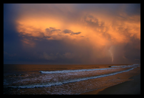 sunset storm weather clouds de thunderstorm delaware lightning capehenlopen therebeastormabrewin