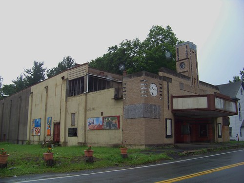 abandoned theater sullivancountyny woodbourneny