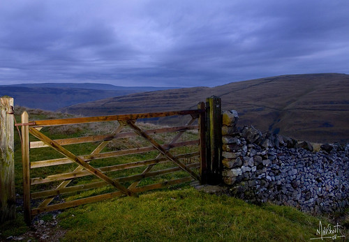 dawn gate yorkshire dales yorkshiredales cattlegrid arncliffe nabend cowsidebeck