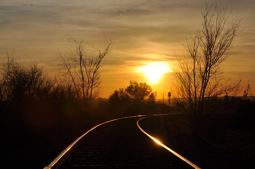 sunset turn train tren atardecer nikon rail right via route d90 perpestive aplusphoto nikond90club perspestiva