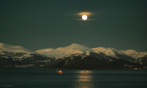 winter sea moon snow mountains moonlight fjord fishingboat outofthisworld omot larigan valderøyfjord phamilton licensedwithgettyimages