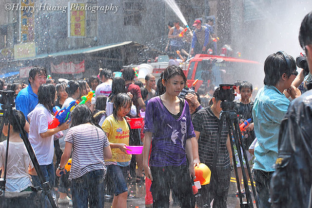 D60-1 DSC_0388-Songkran Festival, Taipei County, Taiwan 中和潑水節-年代新聞紀者-兵荒馬亂的時代