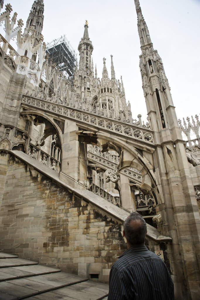 David Looks Up on the Duomo di Milano