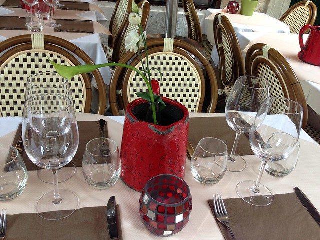 Red vase at la Maison de Verlaine
