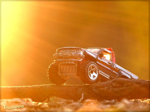 sunset sun car toy soleil offroad 4x4 wheels sunny pickup hotwheels toyota 164 diecast tonywheels