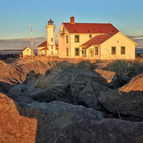 pointwilson lighthouse pointwilsonlighthouse sunset beach jetties jetty rocks