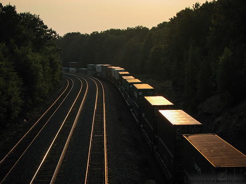 railroad sunset train pennsylvania traintracks glint containers norfolksouthern cresson intermodal shippingcrate doublestacks nspittsburghline