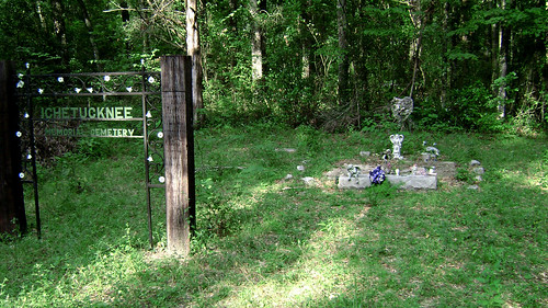 cemetery graveyard florida creepy ichetucknee fortwhite