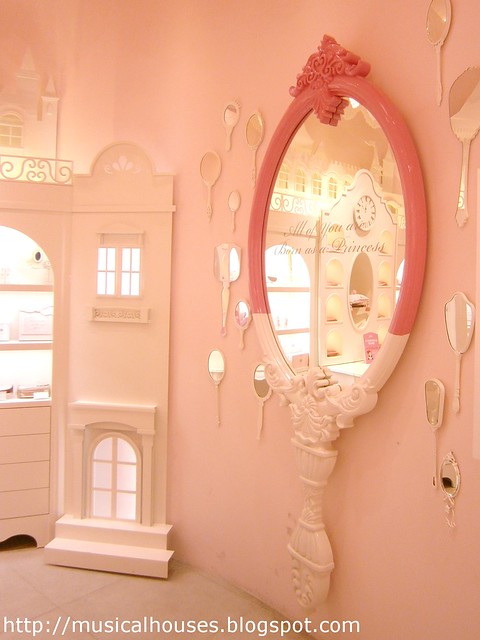 Etude House Flagship Store Play Area Mirror