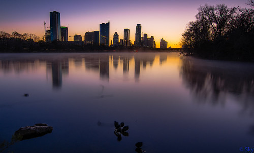 longexposure mist reflection skyline sunrise austin downtown texas purple ducks le citylights coloradoriver bluehour bartoncreek louneffpoint